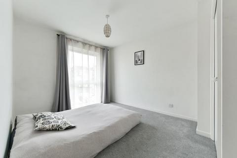 3 Hillcrest Close, Epsom, KT18 5JY