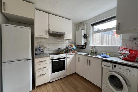 3 bedroom terraced house to rent, Union Road, Bristol BS2