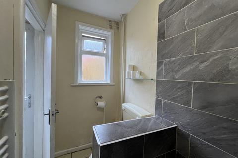 3 bedroom terraced house to rent, Union Road, Bristol BS2