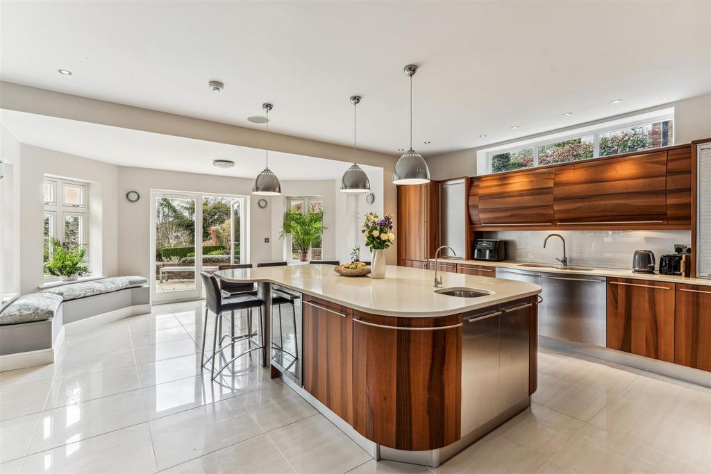 Meadway, Berkhamsted 6 bed detached house for sale £2,950,000