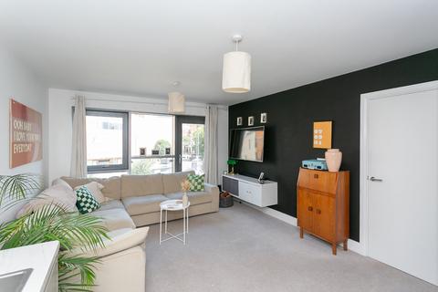 2 bedroom apartment to rent, K D Plaza, Cotterells, Hemel Hempstead, Hertfordshire, HP1