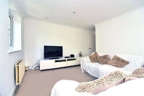 Flat 8, Asquith House Dunnymans Road, Banstead, SM7 2AN