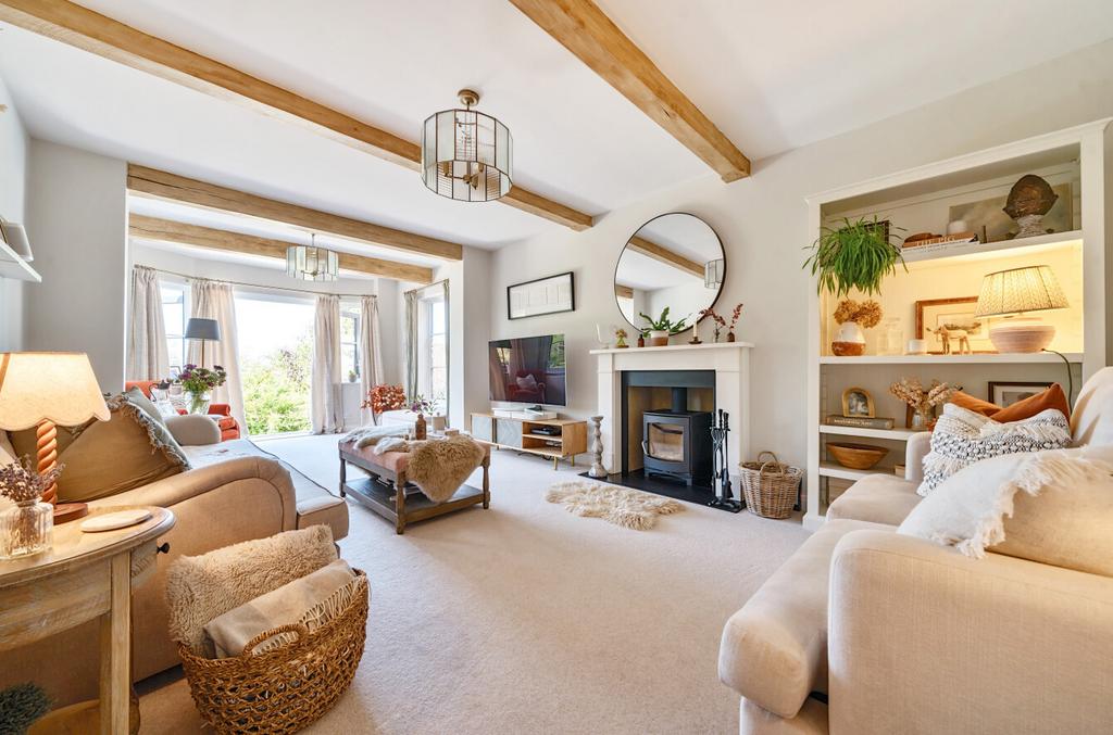 Weydon Hill Road, Farnham, Surrey, GU9 3 bed detached house for sale