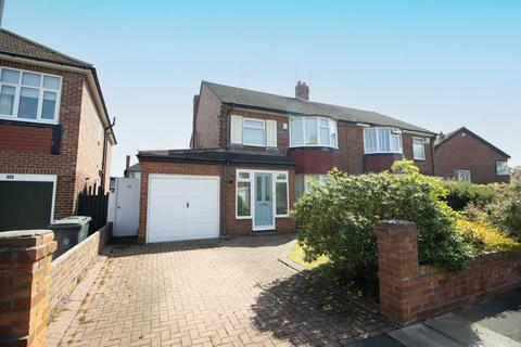 3 bedroom semi-detached house to rent, Shaftesbury Avenue, Whitley Bay