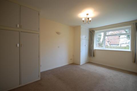 2 bedroom house to rent, Lonsdale Close, Pinner HA5