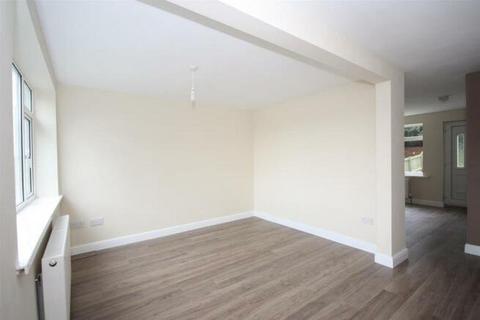 3 bedroom terraced house to rent, Lickless Gardens, Horsforth, Leeds, West Yorkshire, LS18