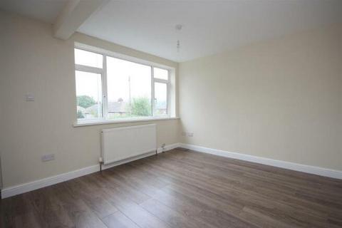 3 bedroom terraced house to rent, Lickless Gardens, Horsforth, Leeds, West Yorkshire, LS18