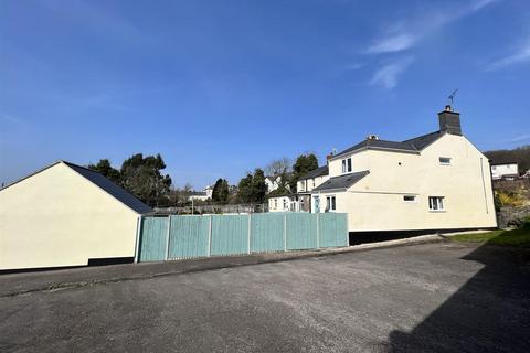 2 bedroom end of terrace house for sale, High Street, Cinderford GL14