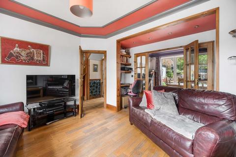 17 Mead Way, Coulsdon, CR5 1PP