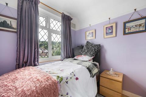 17 Mead Way, Coulsdon, CR5 1PP