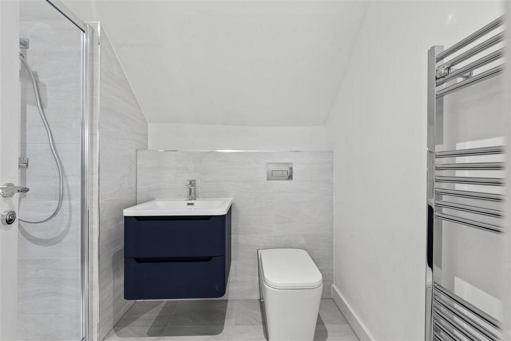 Bedroom 2 en-suite