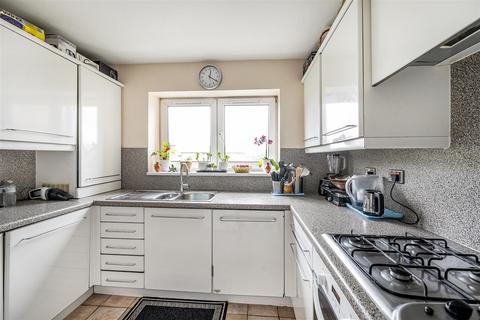 2 bedroom flat for sale, Admiral Walk, London W9