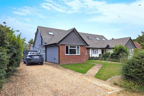 4 bedroom semi-detached house to rent, Farm Lane, Woking GU23