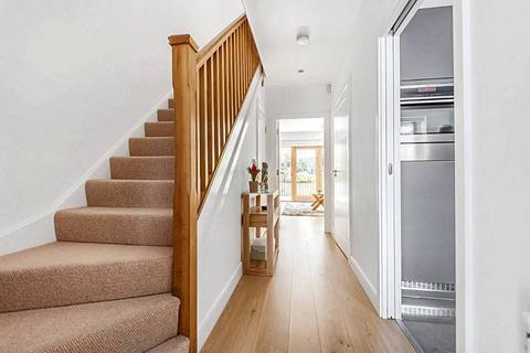 10 Cornell Gardens, Barnet, EN4 8FS