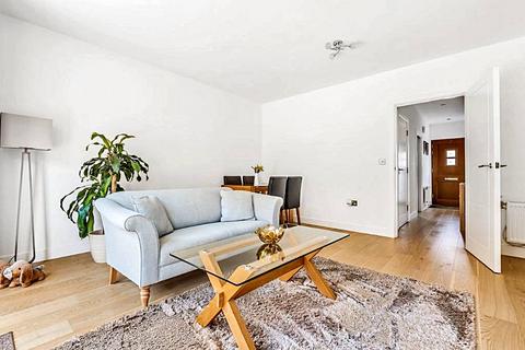 10 Cornell Gardens, Barnet, EN4 8FS