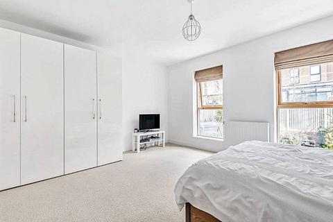 10 Cornell Gardens, Barnet, EN4 8FS