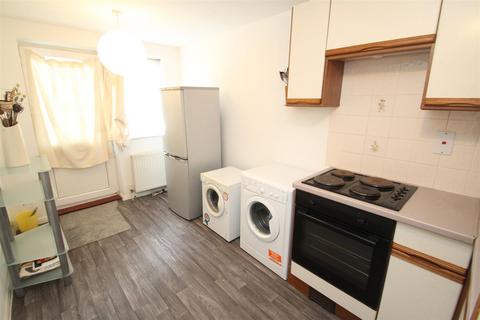 Studio to rent, Gadebridge Road, Hemel Hempstead