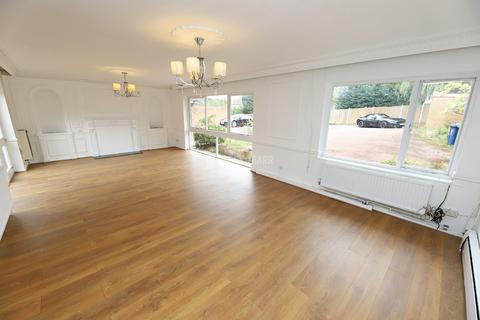 3 bedroom bungalow for sale, Hendon NW4