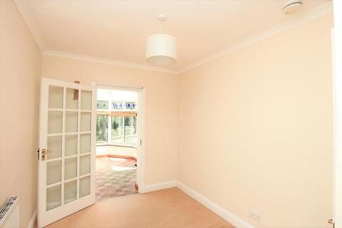 Mallards Oakwood Close, Chislehurst, BR7 5DD