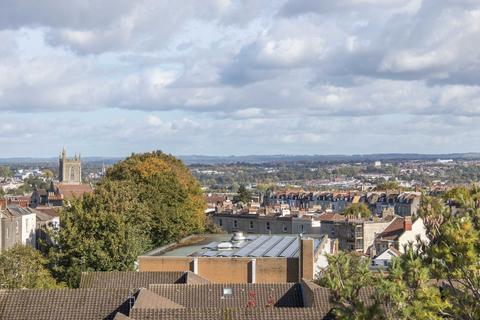 271 High Kingsdown, Bristol, BS2 8DF