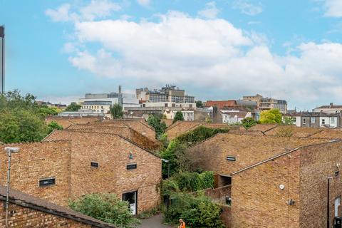 271 High Kingsdown, Bristol, BS2 8DF