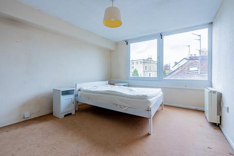 271 High Kingsdown, Bristol, BS2 8DF