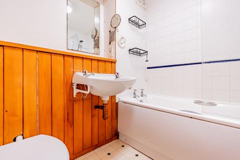 271 High Kingsdown, Bristol, BS2 8DF
