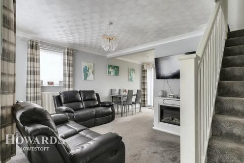 2 bedroom end of terrace house for sale, Daffodil Walk, Lowestoft