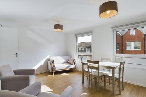 4 bedroom maisonette to rent, Putney East