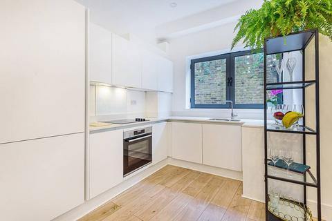 2 bedroom flat for sale, Dalberg Road, Brixton, London, SW2