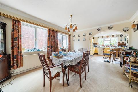 41 Brecon Way, Bedford, MK41 8DD