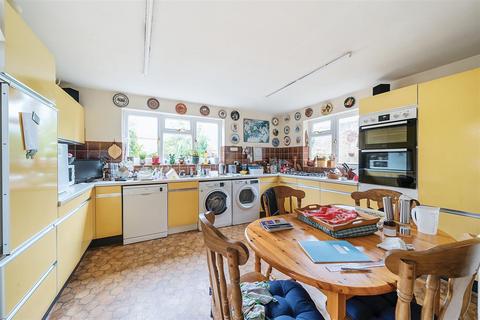 41 Brecon Way, Bedford, MK41 8DD