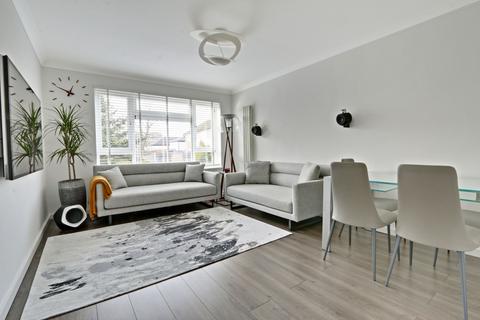 2 bedroom maisonette for sale, Bramley Close, London N14