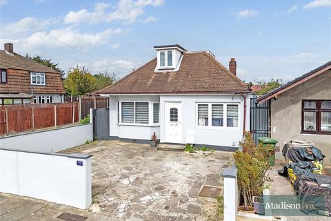 4 bedroom bungalow for sale, Harrow Crescent, Romford RM3