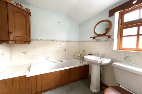 54 Castle Road, Epsom, KT18 7NZ