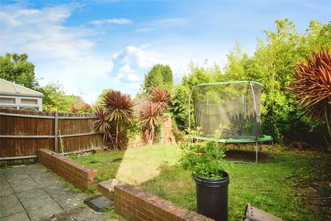 4 bedroom link detached house for sale, Vicarage Close, Kent DA8