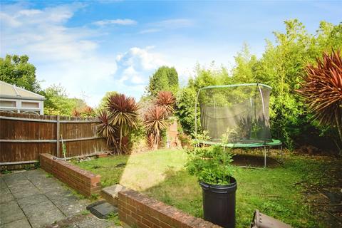 21 Vicarage Close, Erith, DA8 1ET