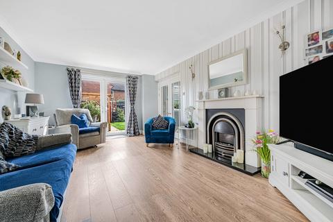 26 Kent Close, Staines-upon-thames, TW18 1PL