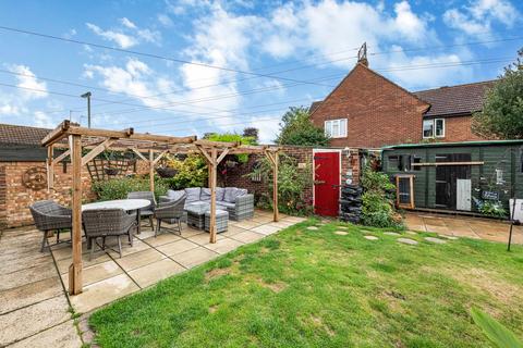 26 Kent Close, Staines-upon-thames, TW18 1PL