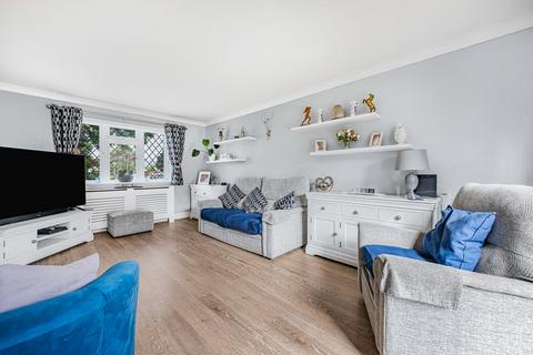26 Kent Close, Staines-upon-thames, TW18 1PL