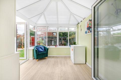 26 Kent Close, Staines-upon-thames, TW18 1PL