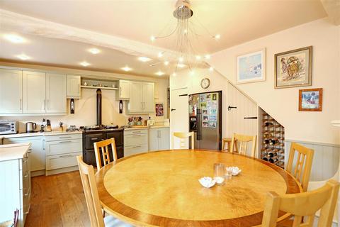 Corner Cottage Barn Close, Nailsworth, Stroud, GL6 0JL