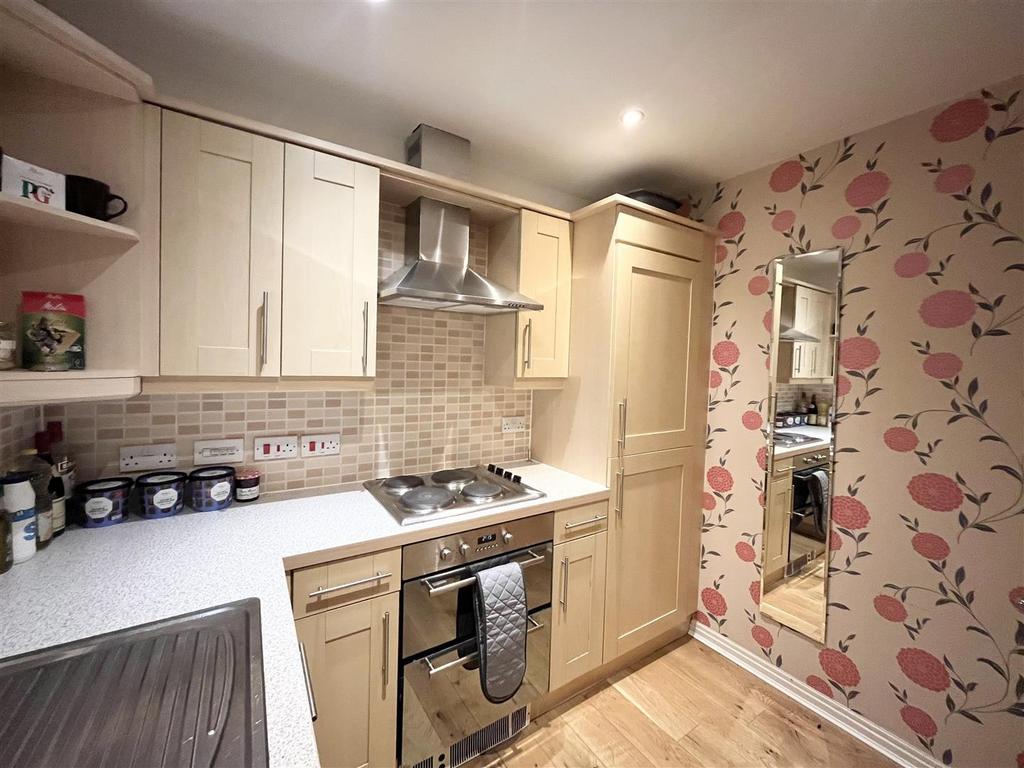 Kitchen 2.jpg