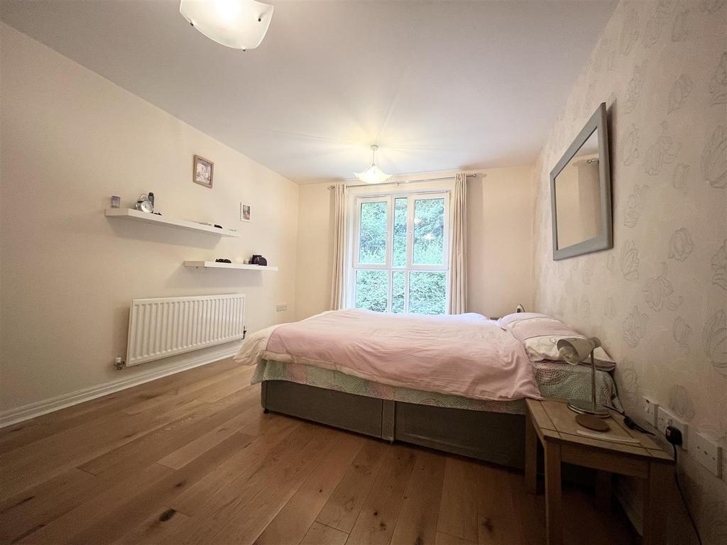 Bedroom 1.jpg