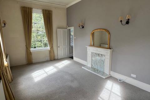 2 bedroom flat to rent, 18 Lansdowne Crescent , Worcester  WR3