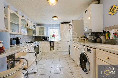 4 bedroom house share to rent, Barrow Road, Streatham Common, SW16