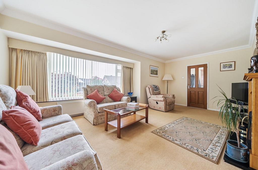 Ormesby Crescent, Felpham, PO22 3 bed detached bungalow for sale £499,950