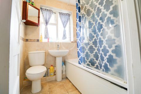 2 bedroom flat for sale, Warwick Road, Thornton Heath, CR7