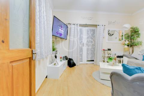 1a Leafy Oak Road, London, SE12 9RS
