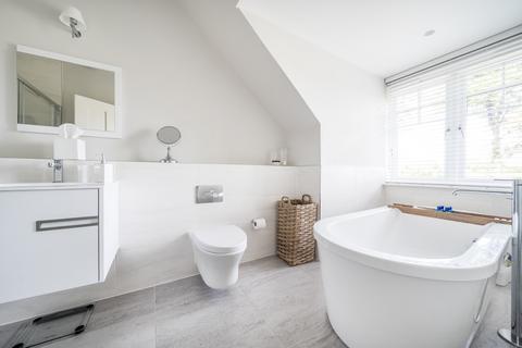 3 Flexlands Place, Chobham, Woking, GU24 8BG